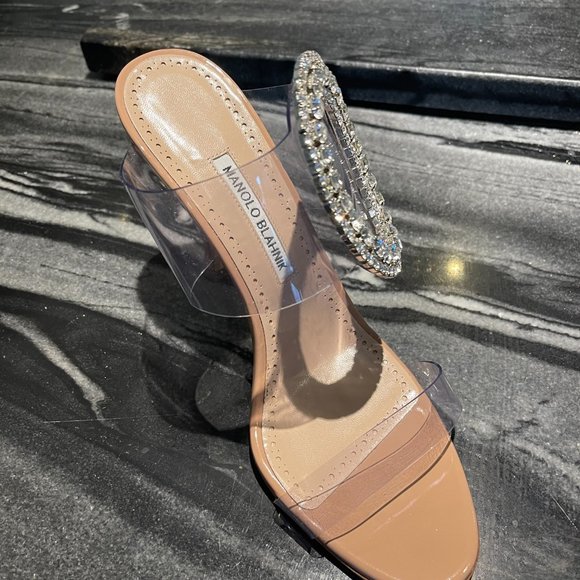 Manolo Blahnik - Picture 3 of 6